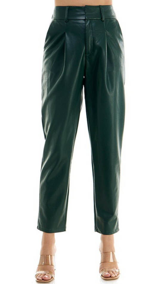 D013 pantalon verde vinipiel