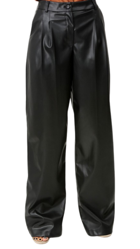 D068 pantalon vinipiel negro